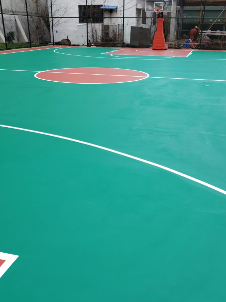 调楼镇 球场长期使用易出现地面开裂